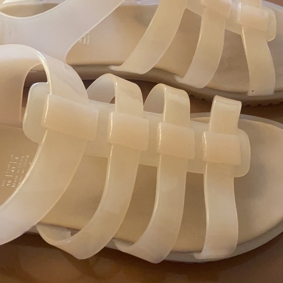 Sandals - Picture 2 of 4